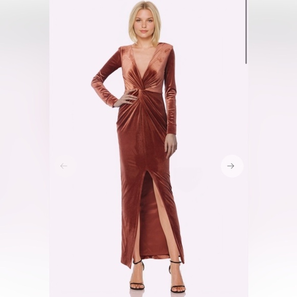 Jewel Badgley Mischka Bonny Long Sleeve Velvet Plunge Dress size 16